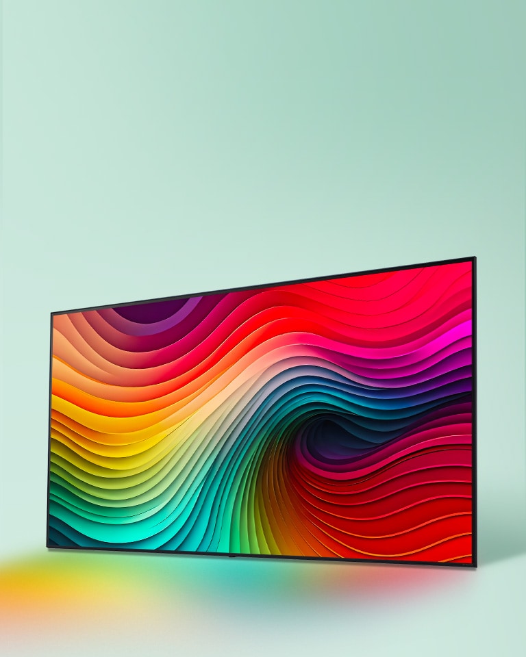 Eine wirbelnde regenbogenfarbene Textur auf einem LG-NanoCell-Fernseher.
