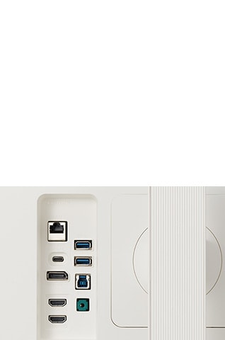 USB Type-C, RJ45 et divers ports.