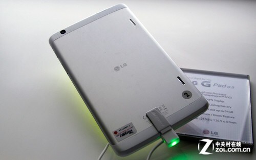 单手可轻松掌握 8.3英寸LG G Pad上手