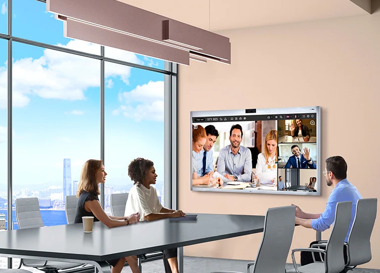 Monitor de videoconferência<br> multifuncional para<br> maximizar a produtividade1