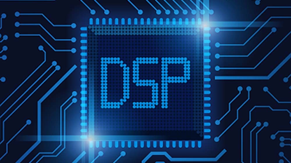 Una placa de circuito con DSP en el medio.