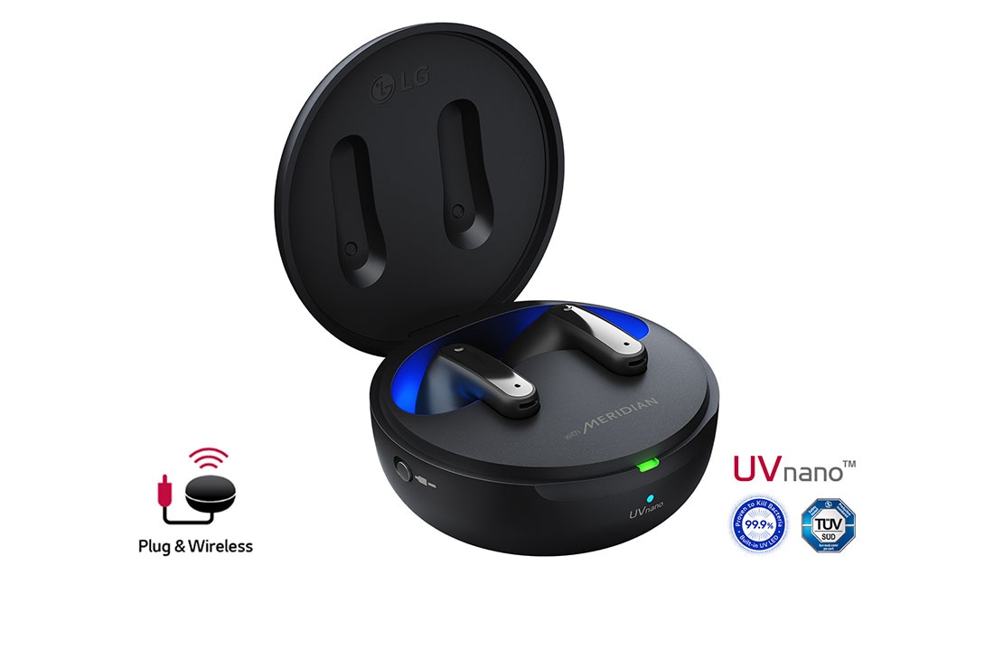 LG TONE Free FP9 - אוזניות UVnano עם True Wireless Bluetooth ועם פונקציית Plug and Wireless, נרתיק פתוח מוצג בזווית של 15 מעלות כשנורת המצב פועלת וסמלי הלוגו UVnano ו-Plug&Wireless מוצגים, TONE-FP9