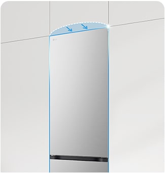 Réfrigérateur à porte plate intégré dans les armoires de cuisine, complétant le look sans joint.