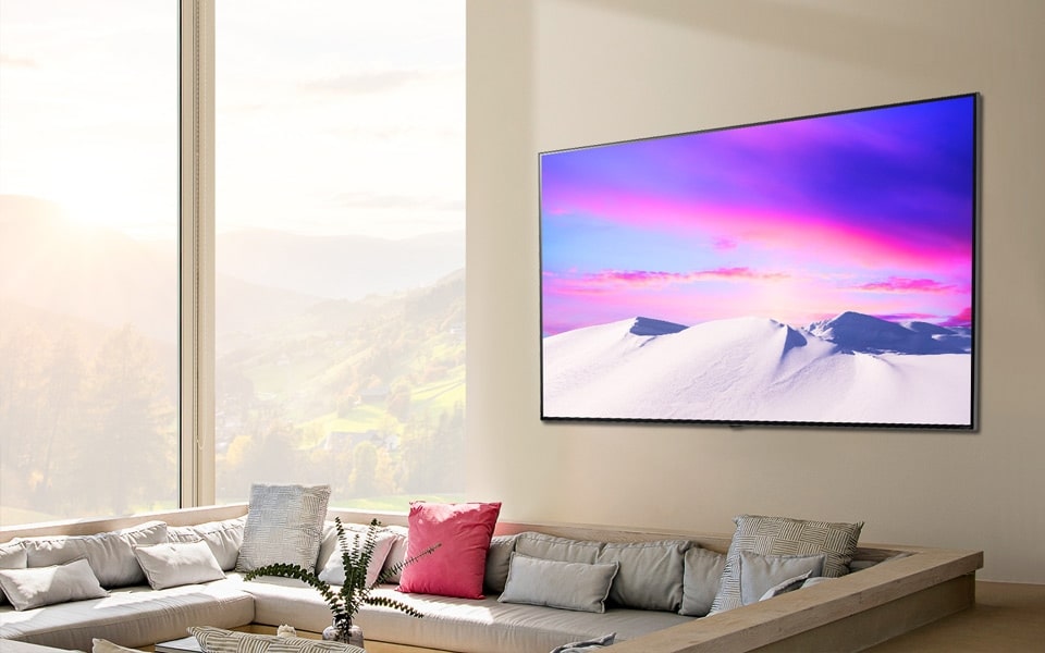 Kolorowy pustynny obraz na panoramicznym telewizorze NanoCell LG.