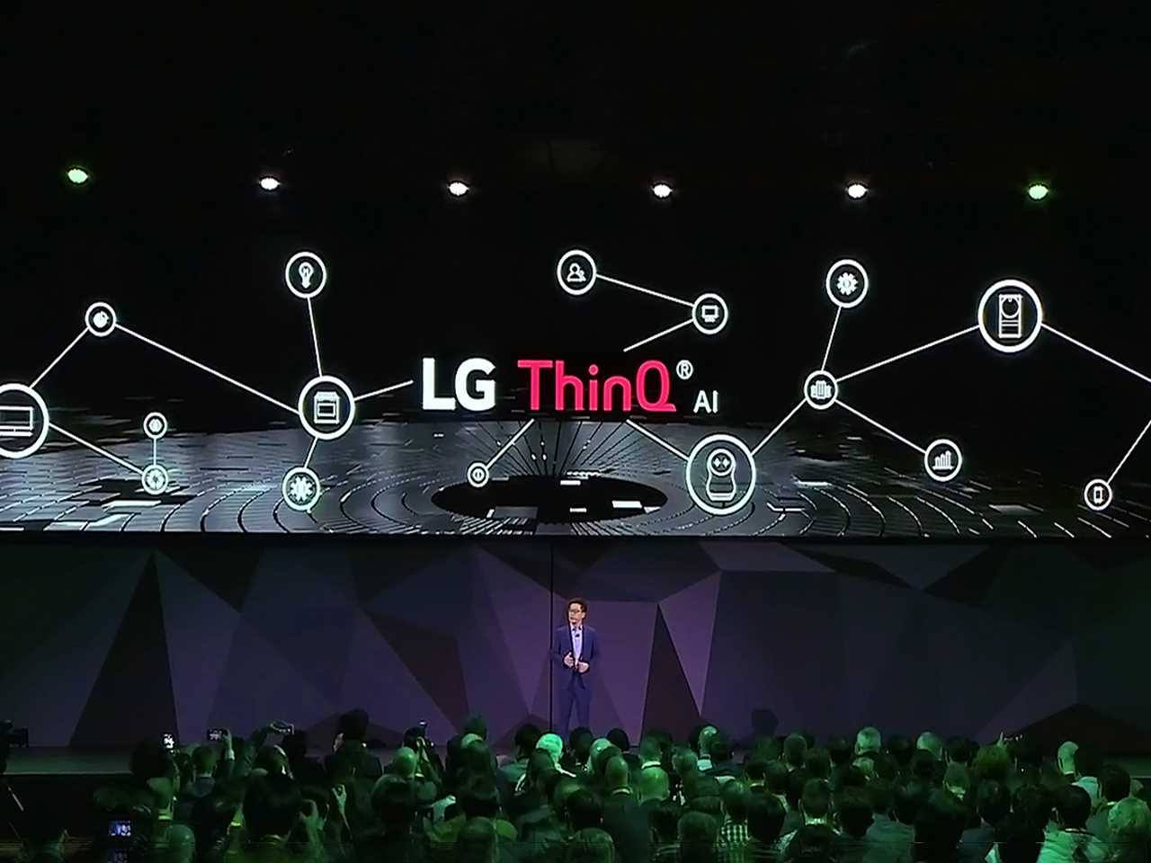 Компания LG представила свои новейшие разработки на выставке электроники CES 2018