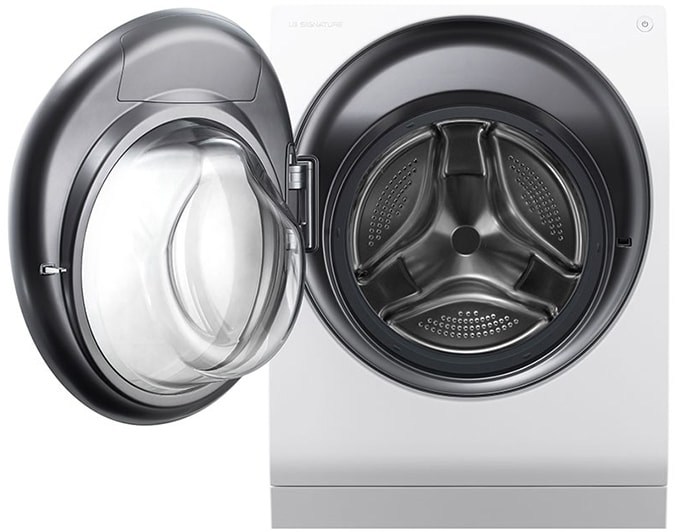 LG SIGNATURE tvättmaskin sedd framifrån med öppen lucka
