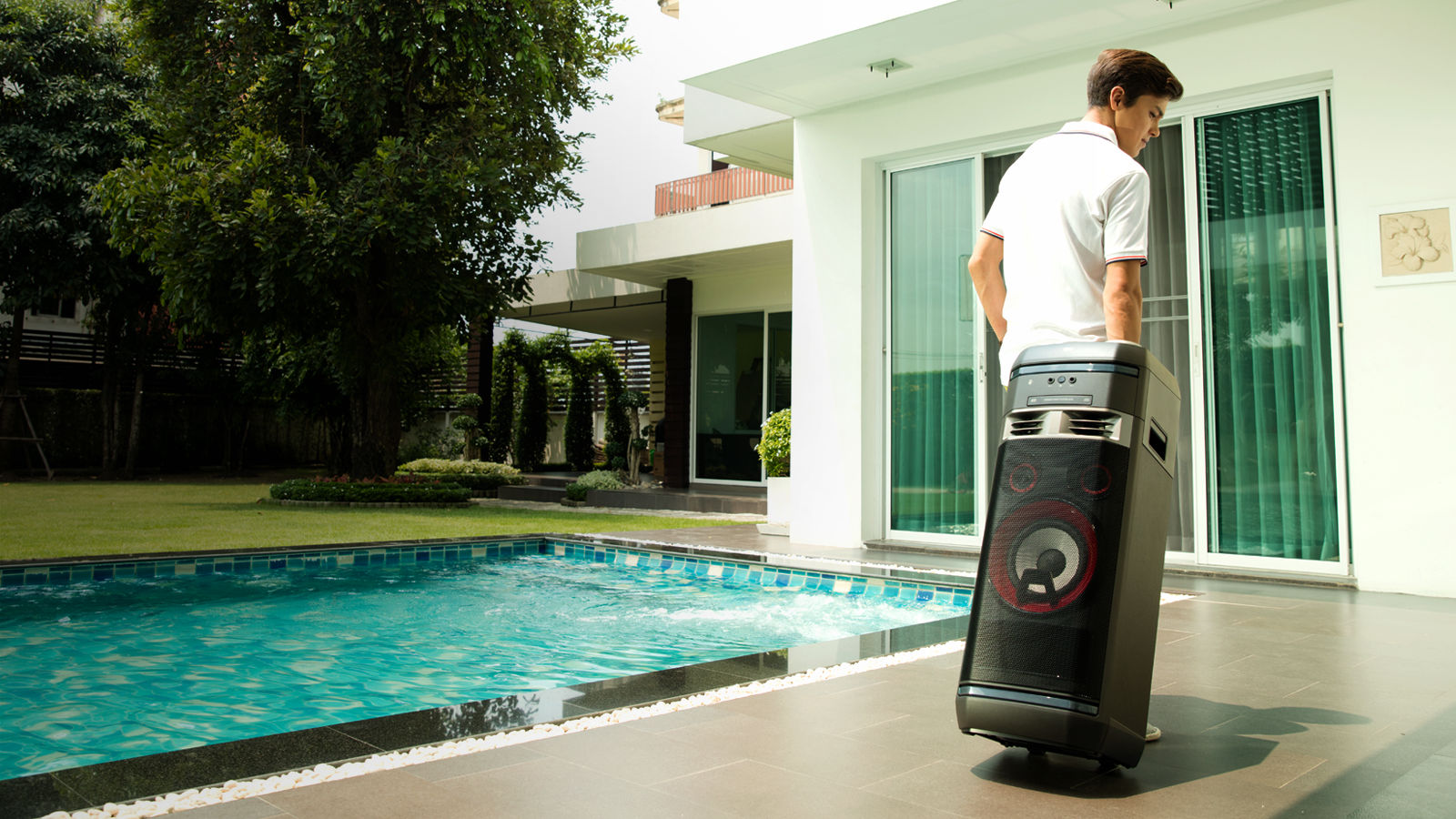 Music on the Move Anytime and Anywhere<br>1