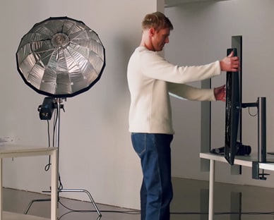 Scene of photographer with ergo.	