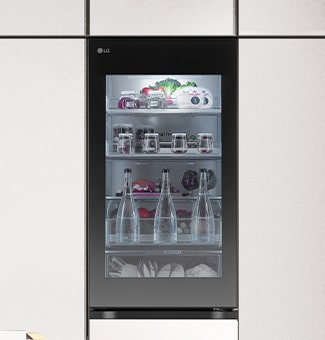 bottom freezer with Instaview feature.