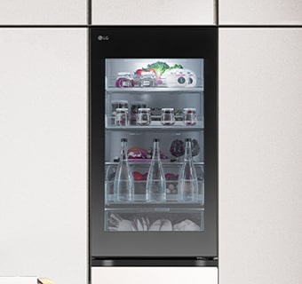 bottom freezer with Instaview feature.