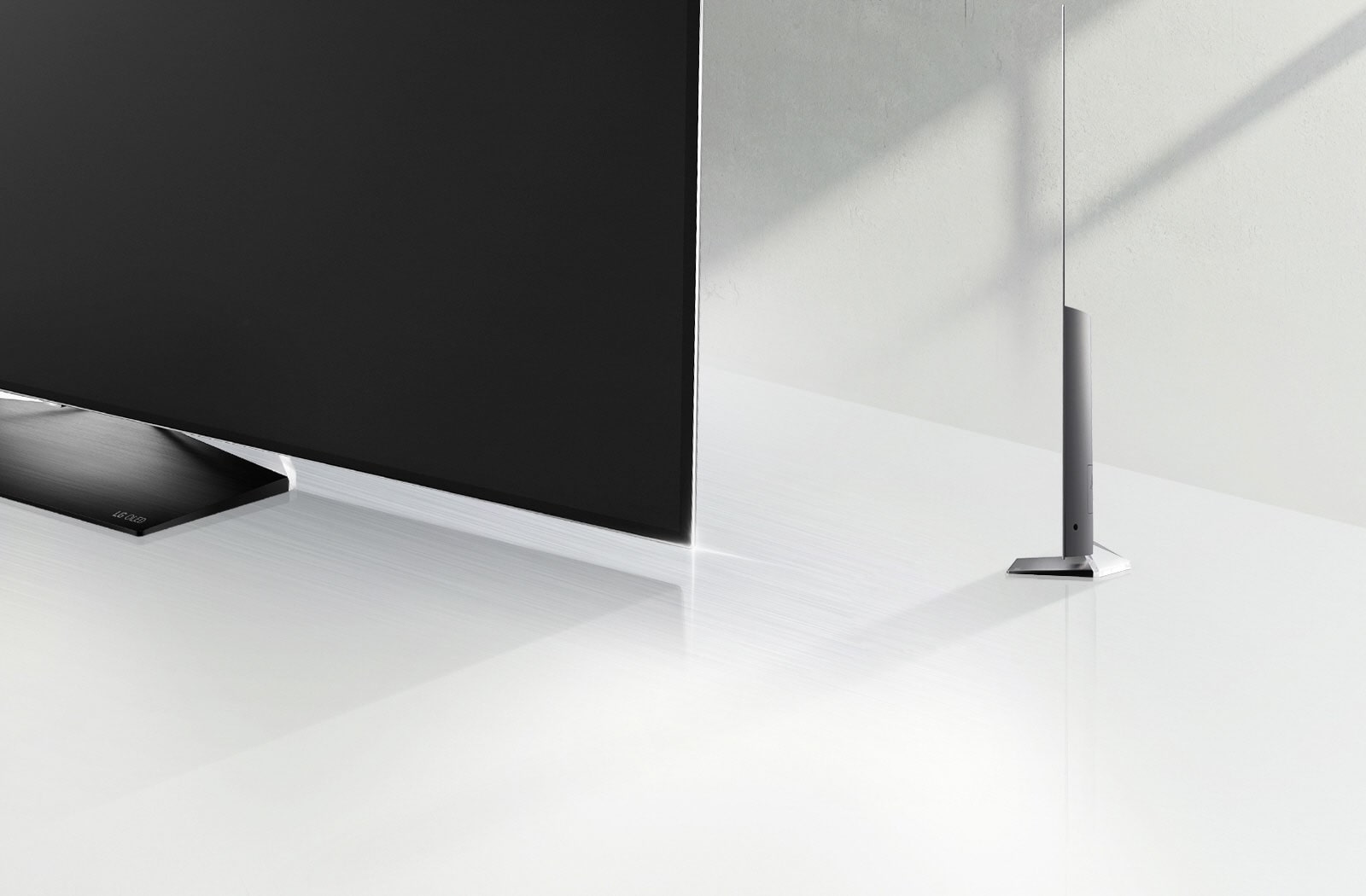 Extreme thinness to blend with any home décor1