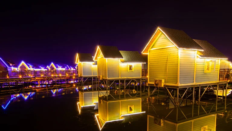 LSBA Compact Series shows vivid color with excellent contrast.