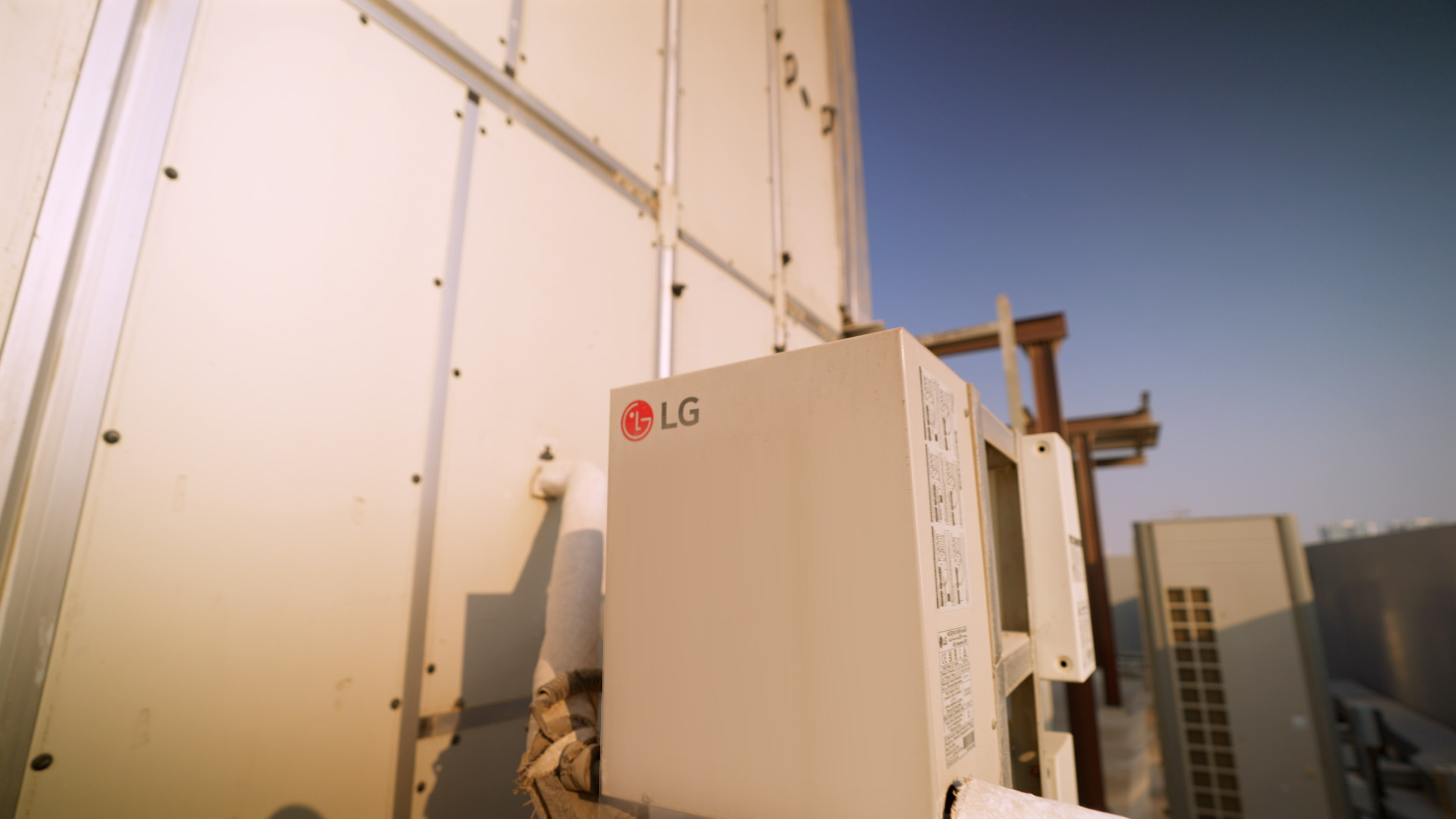 LG%20x%20Zazen%20_%20Case%20Study_NoText.00_01_19_18.Still008