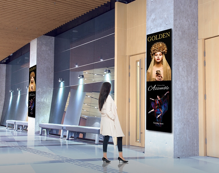 Ultra Stretch Signage,<br>32:9 Space-Fitting Wide Screen2