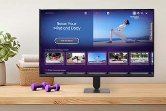 تعرض شاشة LG Smart Monitor مقاطع فيديو مختلفة من LG Fitness.