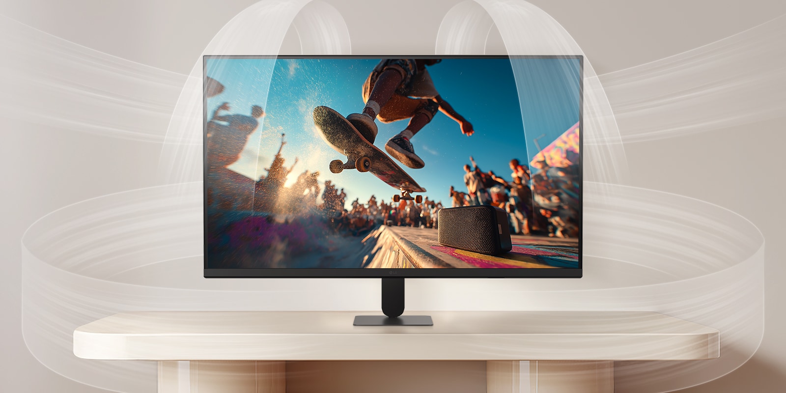 شاشة LG Smart Monitor تعرض تقنية AI Sound Pro من خلال مشهد حفل موسيقي سينمائي على الشاشة، مما يسلط الضوء على تحسين الصوت الغامر، ووضوح الحوار، والأداء الصوتي المتوازن لتجربة ترفيه منزلية محسّنة