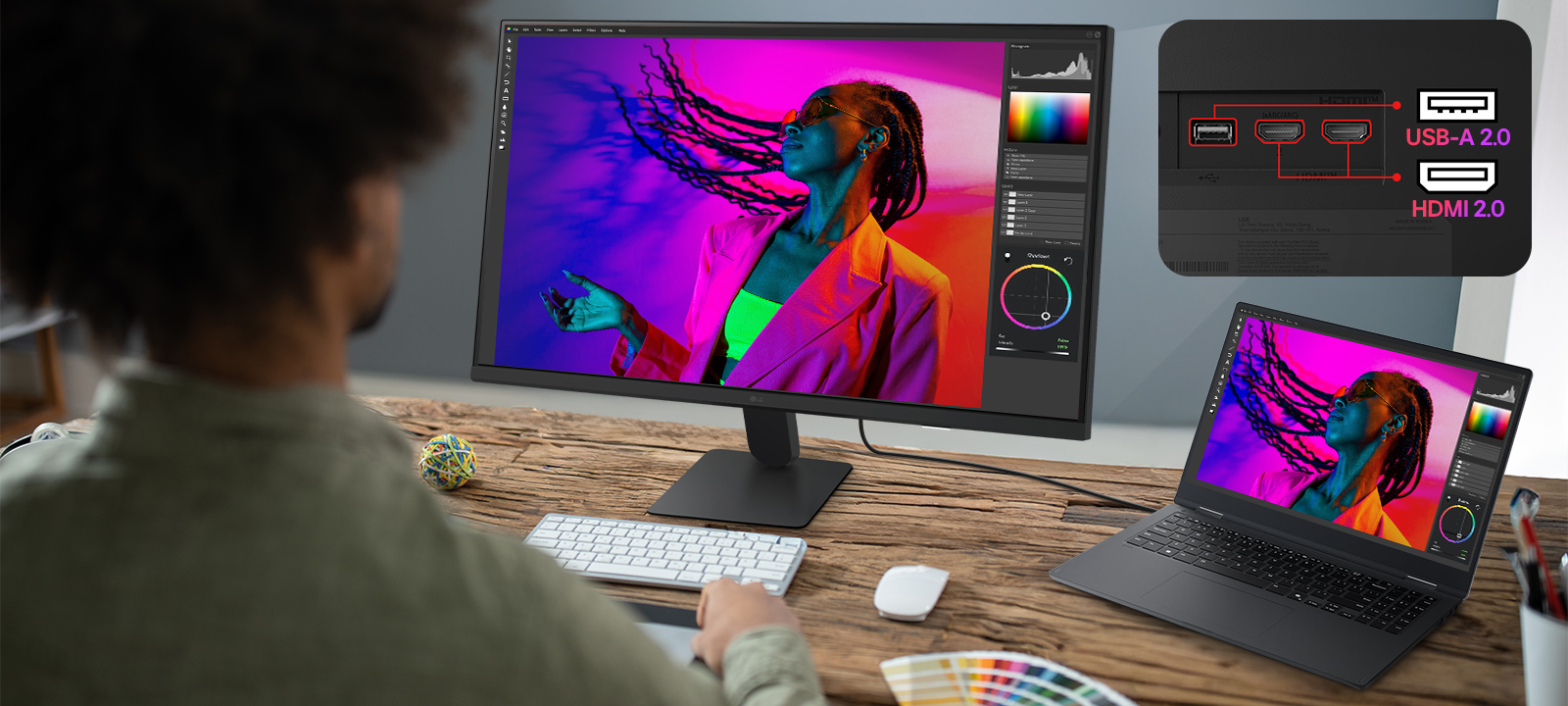شاشة LG Smart Monitor متصلة بجهاز كمبيوتر محمول عبر منفذ USB-C مع شحن بقدرة 65 واط، وتُظهر مساحة عمل مخصصة لتحرير الصور، ومنافذ متعددة تشمل USB-C وUSB وHDMI، مع التركيز على إمكانية التوصيل بكابل واحد، وشحن الأجهزة، وإعداد محطة عمل مخصصة لزيادة الإنتاجية