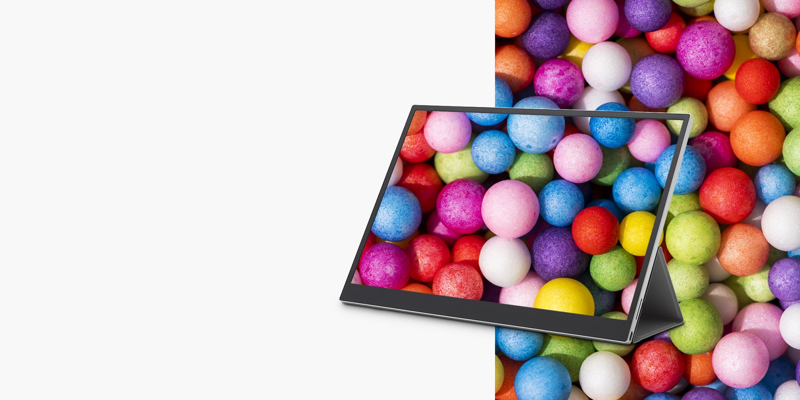 DCI-P3 99% (Typ.) Wide Colour Gamut**