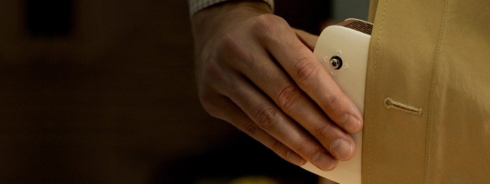 AE-EN_C_Projector_Pro_Hero_001_1477627893396