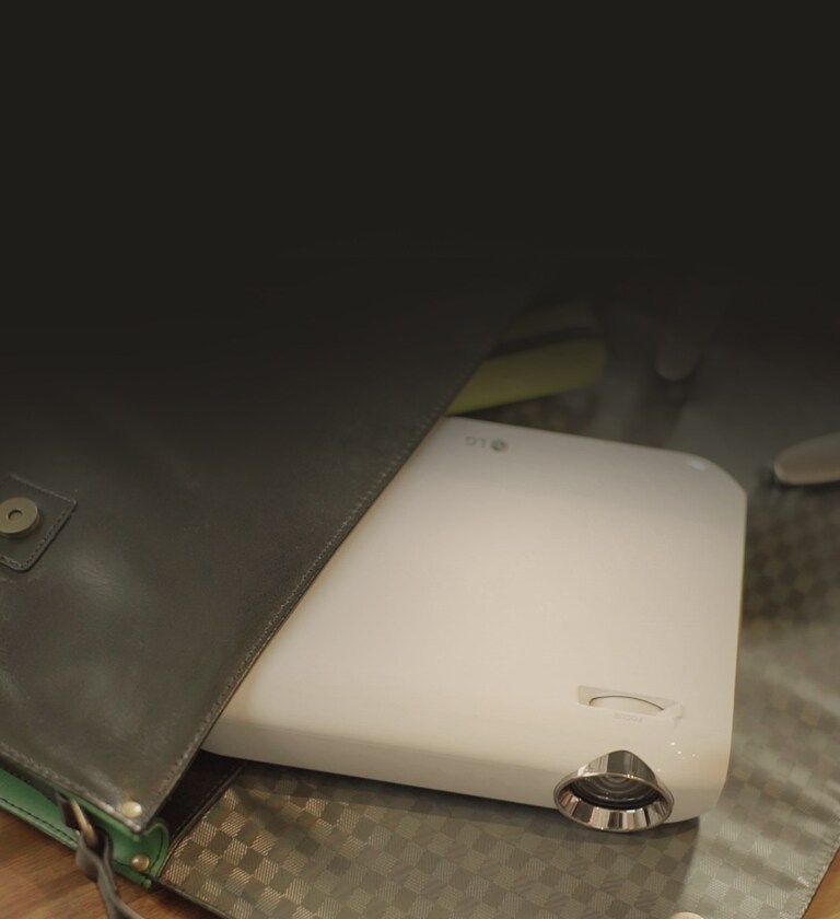 AE-EN_C_Projector_Minibeam_M03A_001_1477628383991