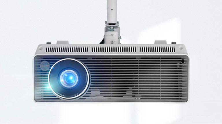 5,000 ANSI Lumens : Boost Power of Presentation.