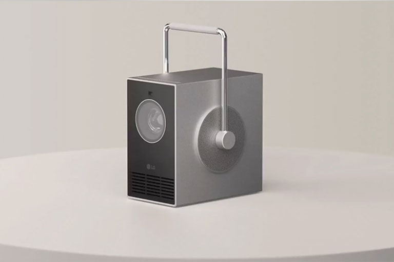 Video of LG CineBeam Q with the 360-degree handle.