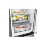 LG 387L NatureFRESH™ Fridge with LinearCooling™, DoorCooling+™, Smart Inverter Compressor™, Metal Fresh™ in Prime Silver, Drawer with food, GR-B509FMFW, thumbnail 6