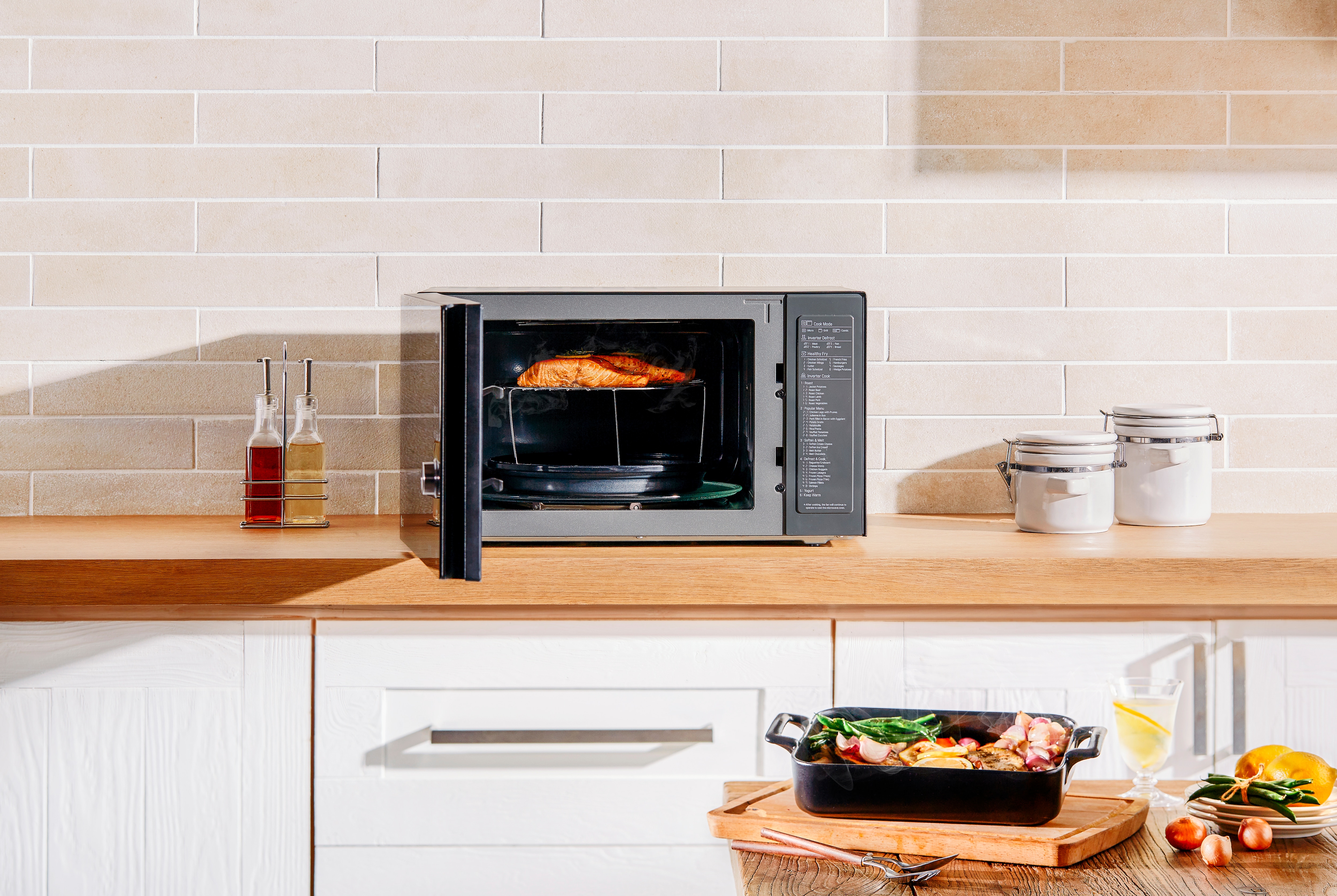 Cook with Ease with LG’s NeoChef
                    