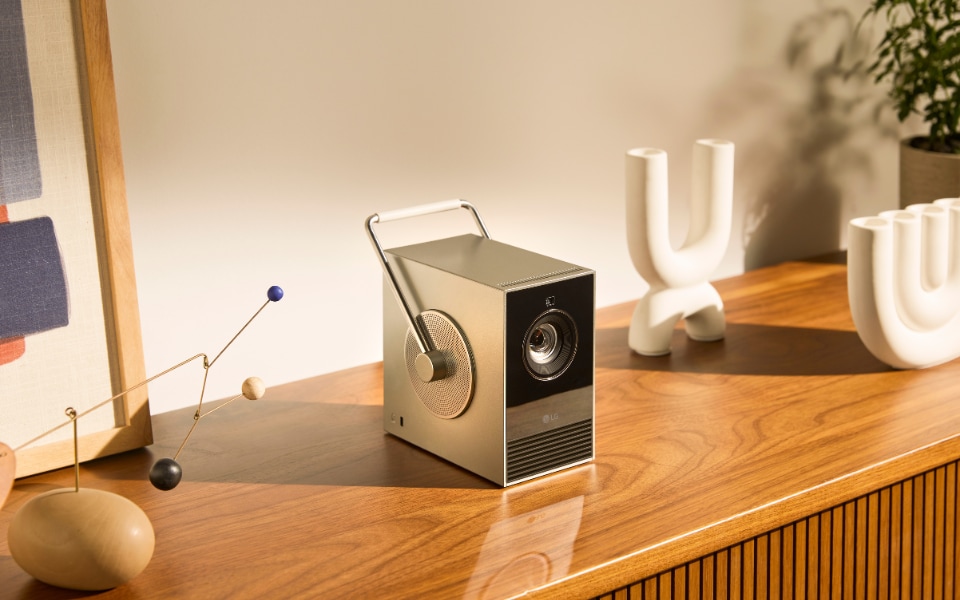 Bring Your Home Theatre With You Anywhere Thanks To World’s Smallest 4k Portable Projector