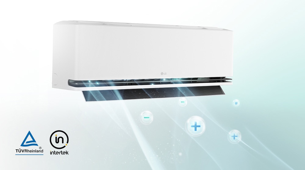 تتحرك الفقاعات التي تحتوي على علامتي زائد وناقص عبر الهواء بسبب Plasmaster Ionizer. يوجد زائد ناقص فقاعات أيونية تحيط بالبكتيريا. يمكن رؤية شعار Plasmaster Ionizer في زاوية الصورة.