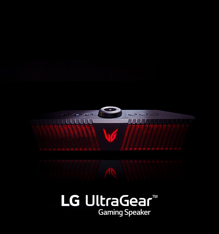 عرض أمامي لـ GP9 في الظلام مع تسليط الضوء فقط على المنتصف. يتم سرد شعارات ESS ES9038PRO، وHi-Res AUDIO، وDolby Audio، وDTS في الجزء السفلي.