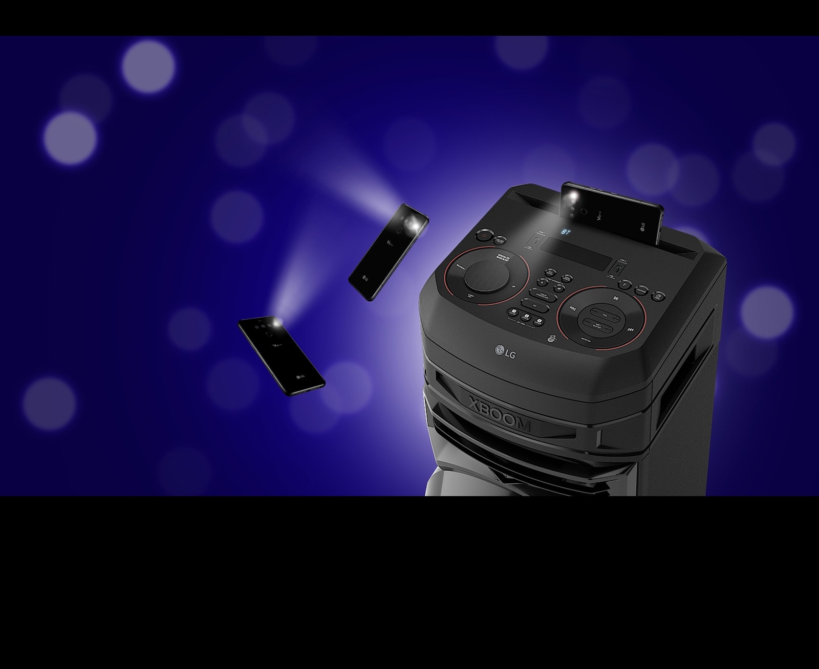 صورة مُقرَّبة للجزء العلوي من LG XBOOM. هاتفان ذكيان وامضان يطوفان حوله.
