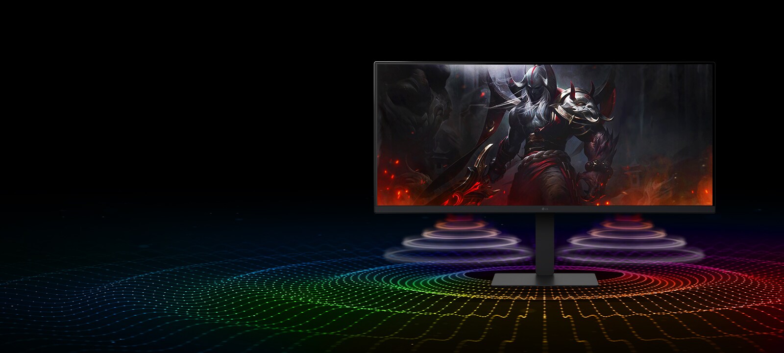شاشة UltraWide تعرض شخصية من لعبة خيالية مظلمة، وتنبعث من أسفلها موجتان صوتيتان ملونتان تمثلان مكبرات الصوت المدمجة بقوة 7 واط والمدعومة بتقنية DepthSound لتوفير صوت جهير عميق وتجربة صوتية غامرة.