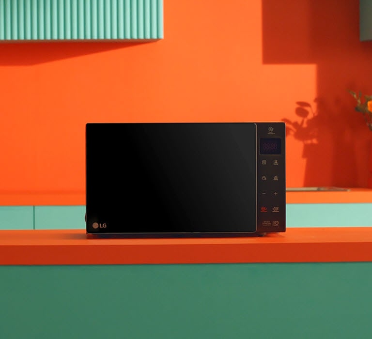 يظهر LG Neochef™ في المطبخ.