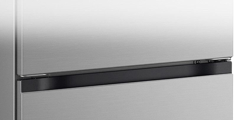 صورة مقربة لمقبض جيب مربع بتصميم أنيق وبسيط.