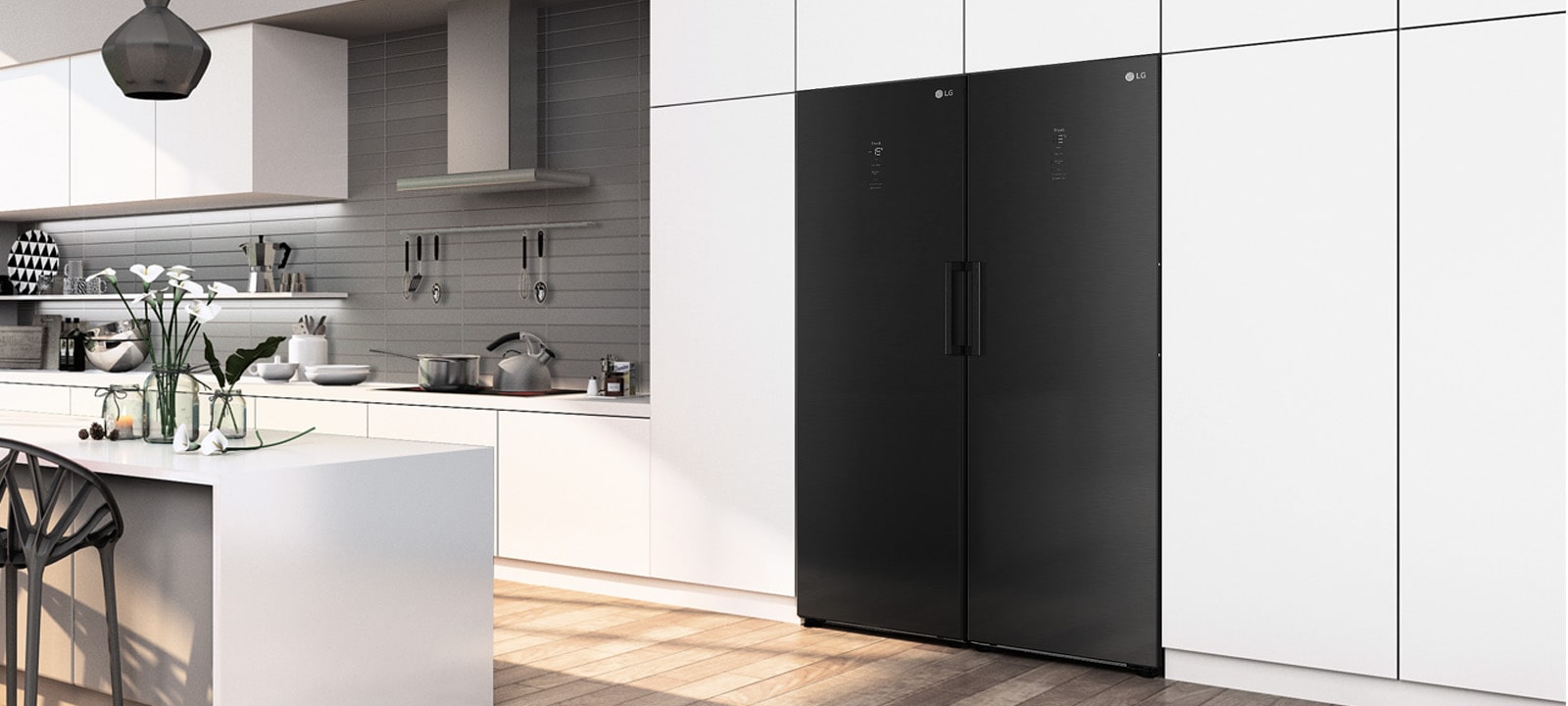 تصميم أنيق يبرز كيف تندمج الثلاجة بانسيابية تامة داخل المطبخ.