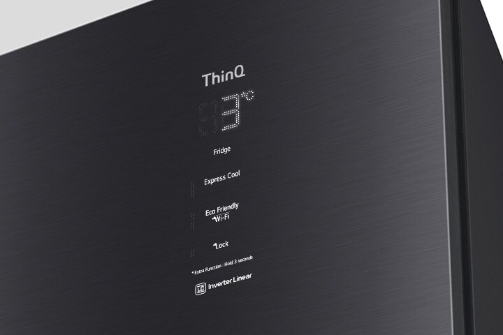 تظهر أزرار العرض المعدنية باللمس في الصورة مع تسمية "شاشة معدنية تعمل باللمس".