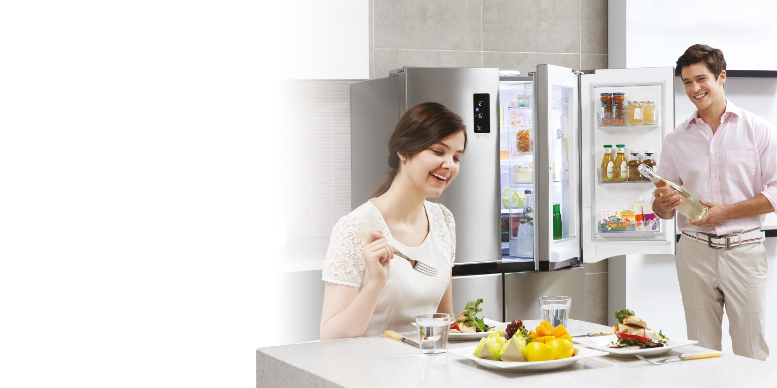 ثلاجة ذات مجمد مع ميزة Door-in-Door™ من