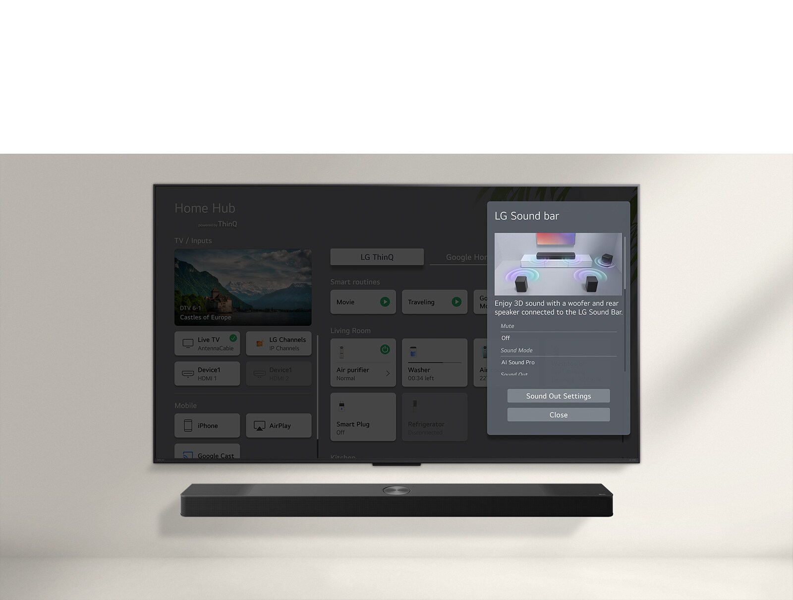 يظهر مكبر الصوت LG Soundbar أسفل تلفزيون LG QNED TV. توجد على شاشة التلفزيون واجهة المستخدم الخاصة بمفاتيح التحكم في مستوى صوت التلفزيون ومكبر الصوت Soundbar. 