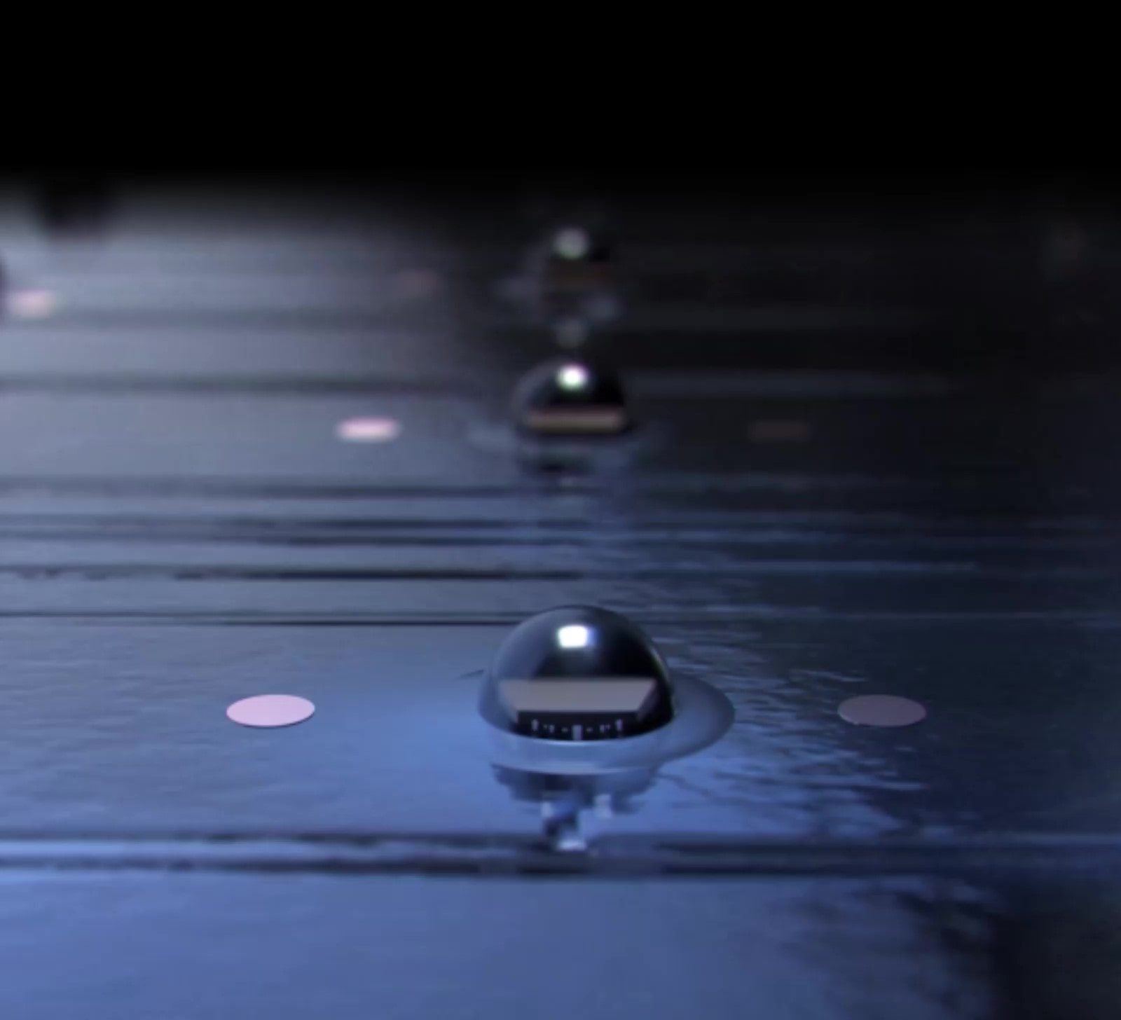 تضيء مصابيح Mini LED داخل التلفزيون وتملأ شاشة التلفزيون بأكملها، وتتحول إلى زهرة غنية بالألوان الزاهية على التلفزيون في نهاية المشهد.