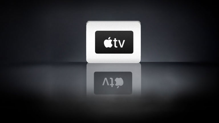 شعارات Apple TV مرتبة أفقيًا في الخلفية السوداء.