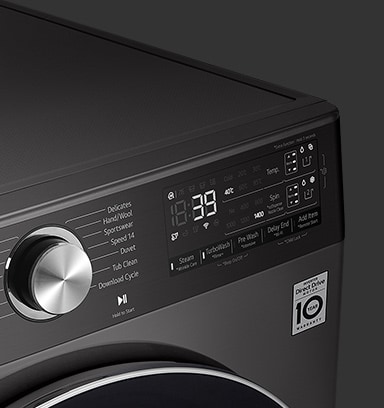 هذه صورة مكبرة للوحة الغسالة بحيث تمكن رؤية الشاشة بوضوح.