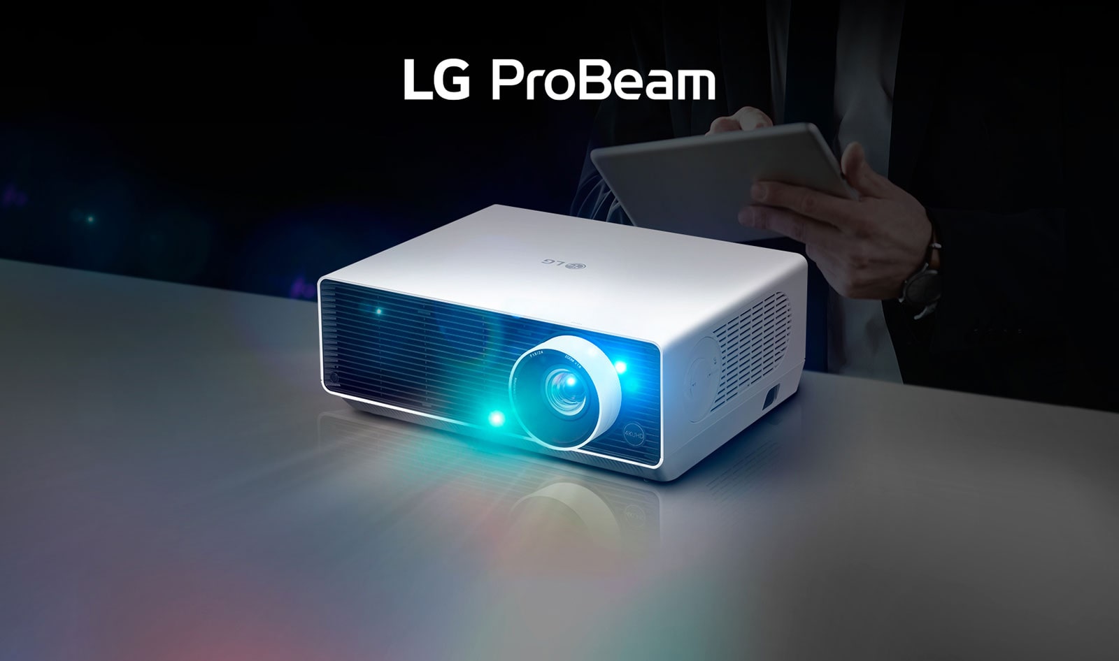 جهاز عرض LG ProBeam.	