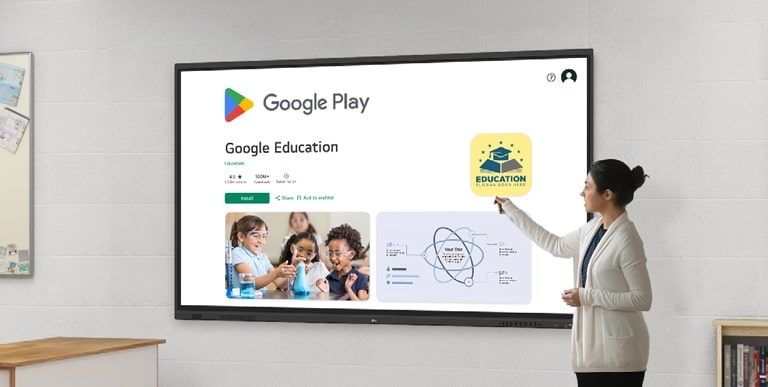 امرأة تتصفح متجر Google Play، وتنزل تطبيقات تعليمية. وهذا ممكن لأن LG CreateBoard هي لوحة رقمية تفاعلية معتمدة من Google.