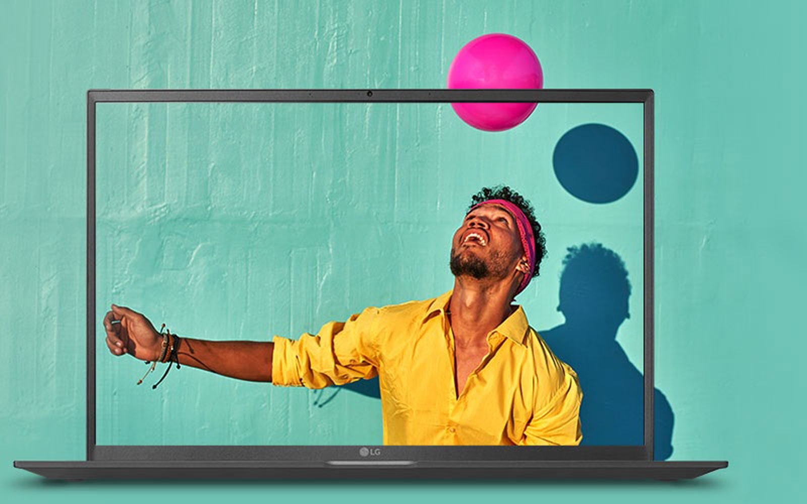 DCI-P3 99% (قياسي) مجموعة كبيرة من الألوان*