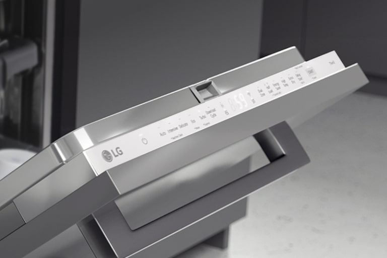 صورة مقربة للوحة LED لغسالة الصحون المدمجة من LG.