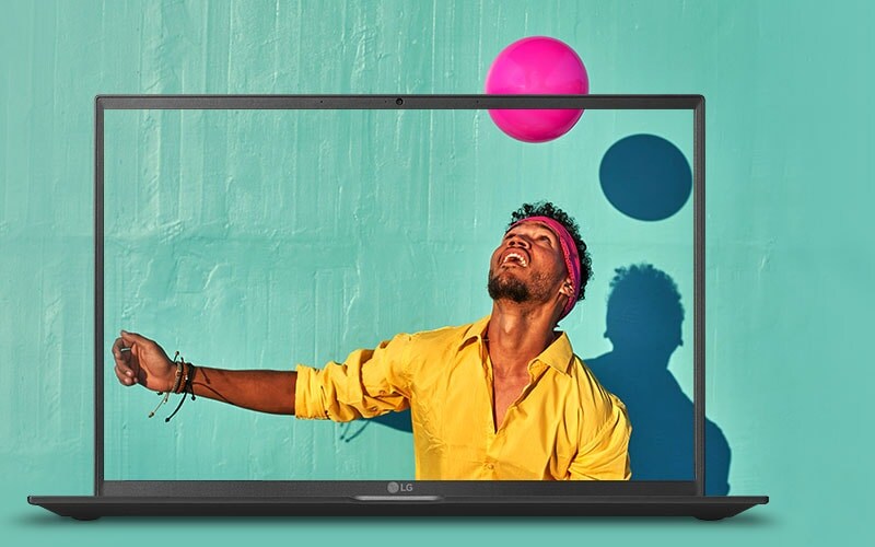 DCI-P3 99% (قياسي) مجموعة كبيرة من الألوان*