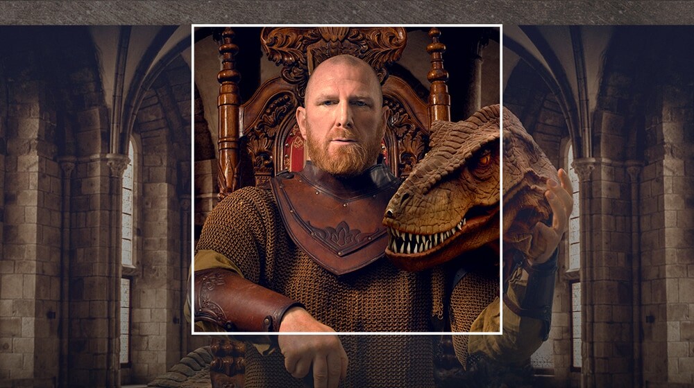 صورة رجل يجلس على كرسي. يتم وضع مربع كغطاء على الرجل يمثل تحسين إضافي فائق، ما يجعله في مركز حاد مقارنة بخلفية مغيَّمة بأسلوب ماهر.