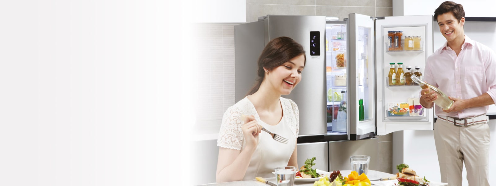 ثلاجة ذات مجمد مع ميزة Door-in-Door™ من