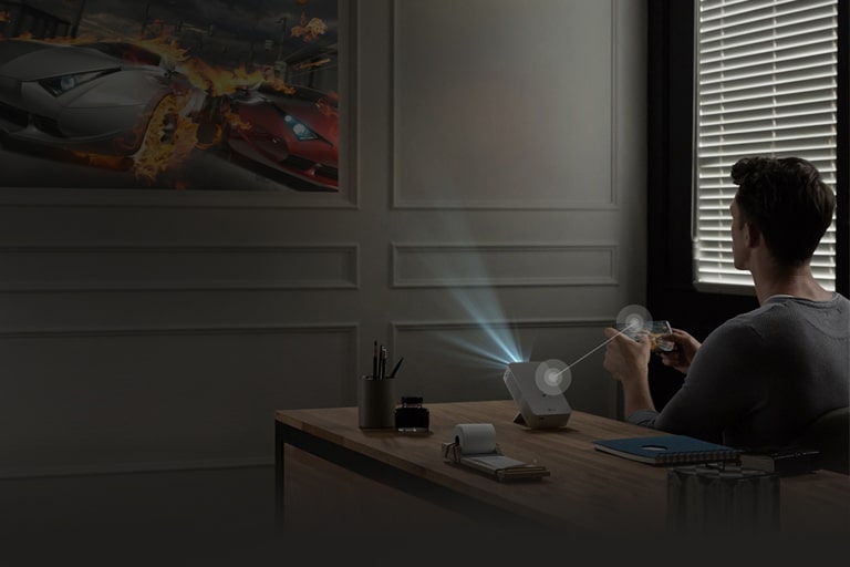 التوصيل والمشاهدة بكل سهولة .LG MiniBeam